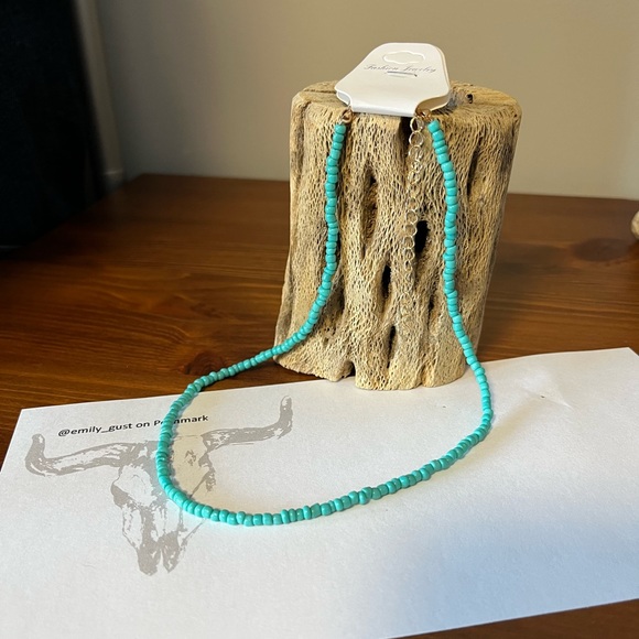 ✨ 3/$15✨ Beaded turquoise necklace - Picture 1 of 2